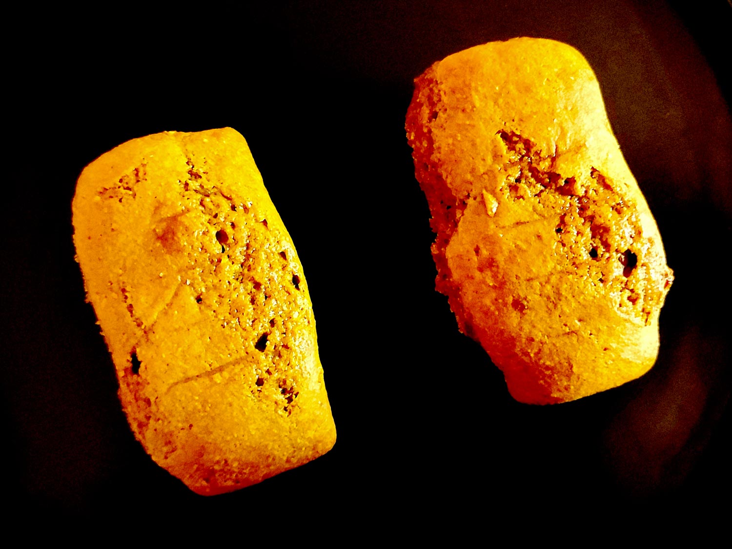 Voilà ce que donne un applesauce bread dans lequel on ajoute beaucoup de sucre. C’est tout boursoufflé.