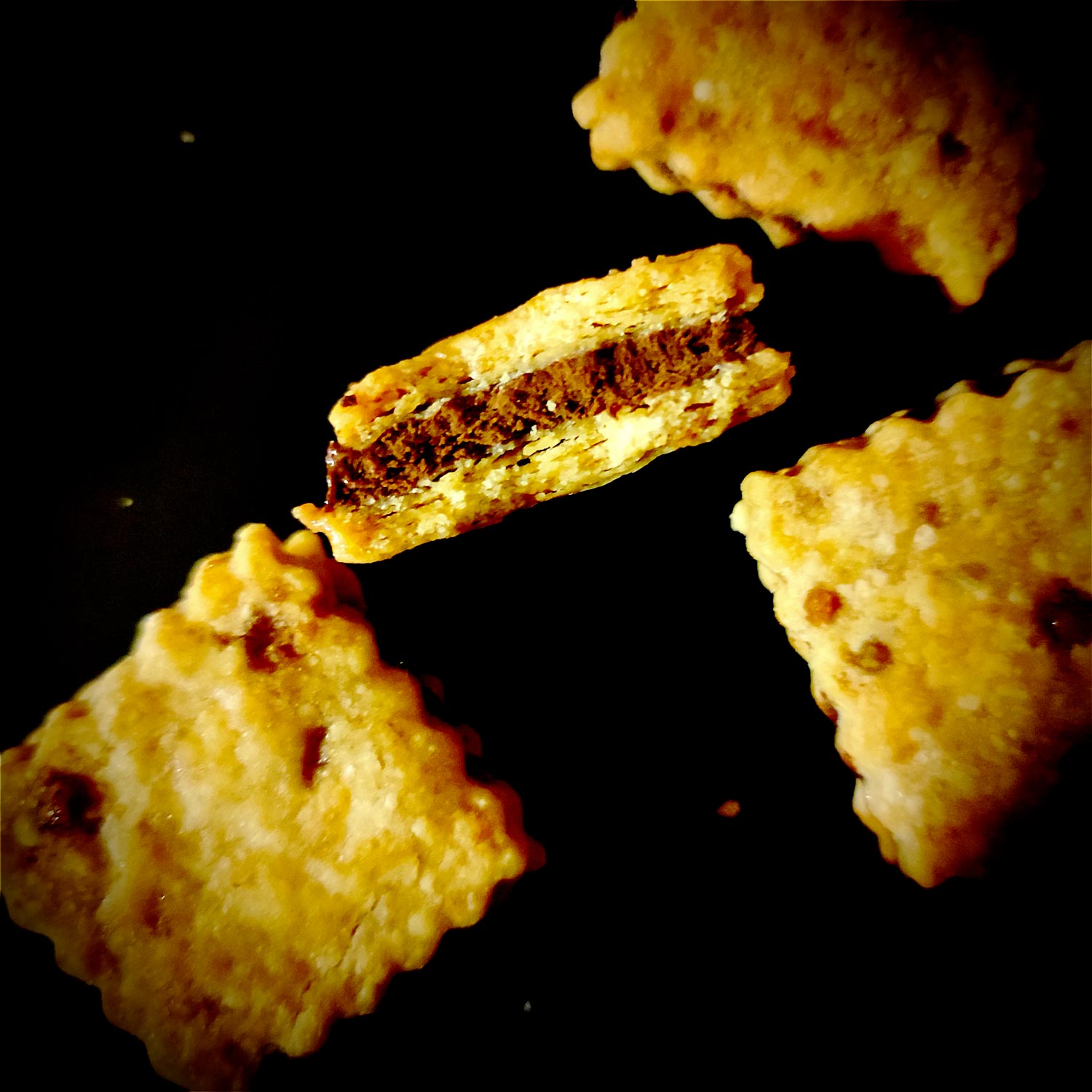 Le biscuit est d’une richesse assez exceptionnelle quand on prend le temps de le déguster, car on découvre différents niveaux de saveurs en bouche.